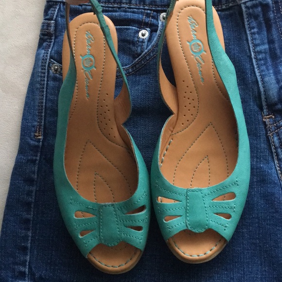 NEW Born Crown sandals - Picture 2 of 8